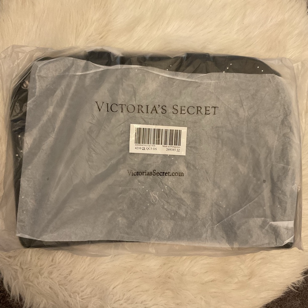 Victoria’s Secret Logo Tote Bag - Picture 6 of 6